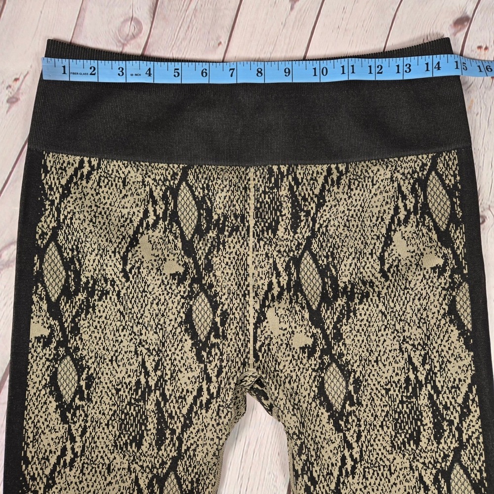 Fabletics High Waisted‎ Snake Print 7/8 Leggings Athleisure Workout Pants XL NWT - Picture 5 of 8